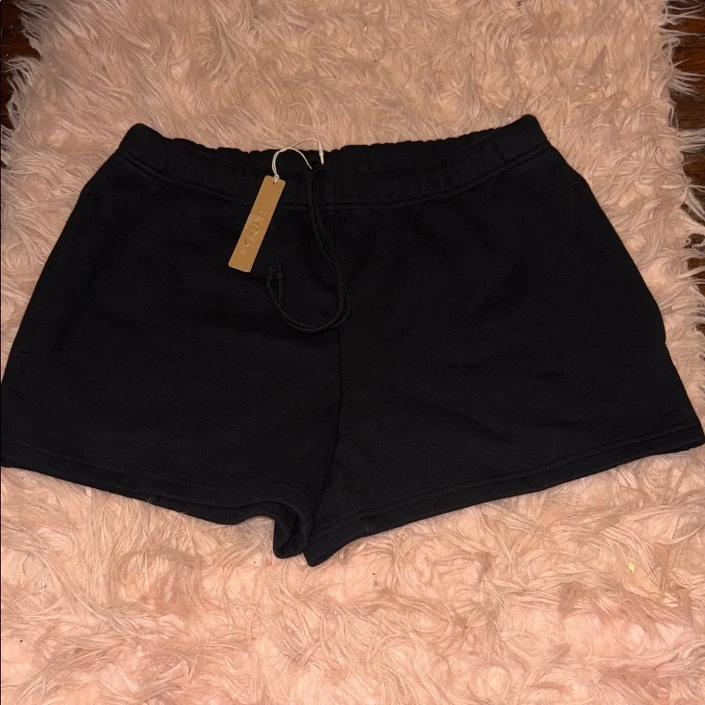 SKIMS Cotton Fleece Shorts - Picture 2 of 6